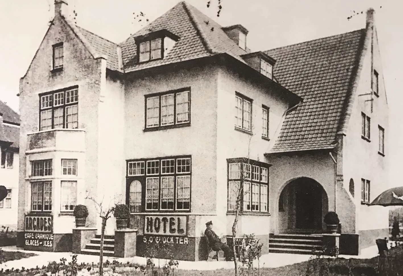 Hotel Les Arcades vroeger