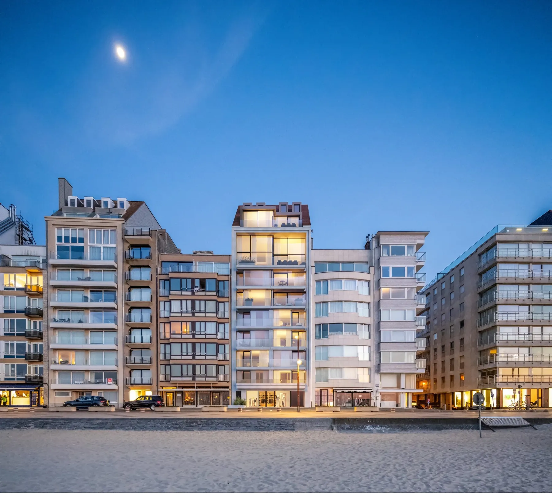 Residentie Pacific bij valavond